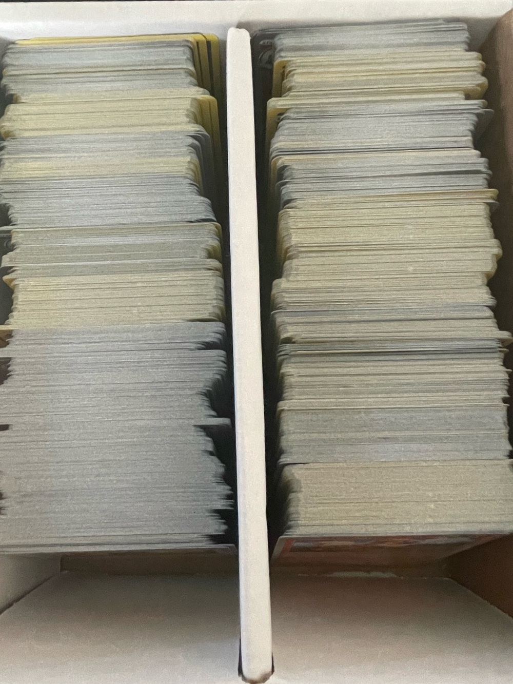 Pokemon TCG 1000 Bulk Pokemon Cards - Commons, Uncommons, Rares and Trainers #11 - Picture 2 of 2